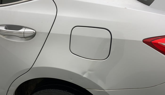 2015 Toyota Corolla Altis VL CVT PETROL, Petrol, Automatic, 61,144 km, Left quarter panel - Minor scratches