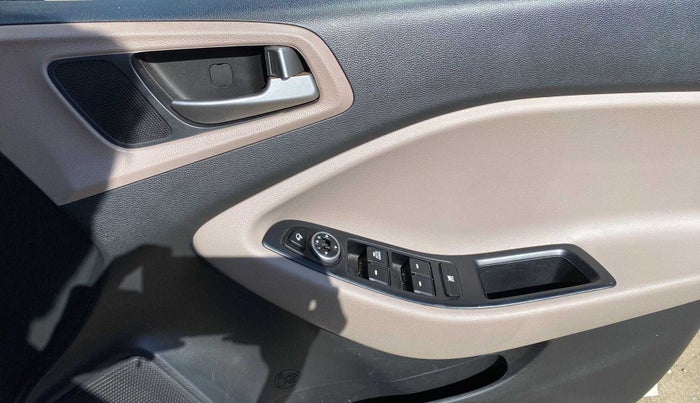 2019 Hyundai Elite i20 SPORTZ PLUS 1.2, Petrol, Manual, 26,887 km, Driver Side Door Panels Control
