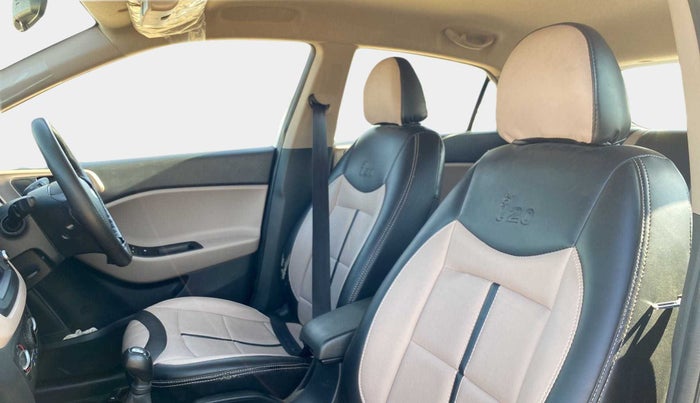 2019 Hyundai Elite i20 SPORTZ PLUS 1.2, Petrol, Manual, 26,887 km, Right Side Front Door Cabin