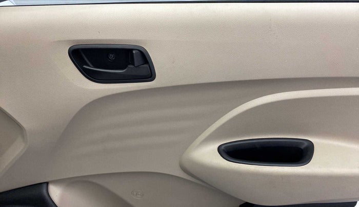 2020 Hyundai NEW SANTRO ERA EXECUTIVE, Petrol, Manual, 52,093 km, Driver Side Door Panels Control