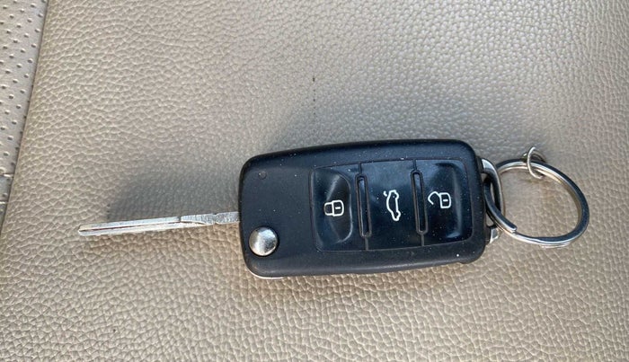 2019 Volkswagen Ameo COMFORTLINE 1.0L, Petrol, Manual, 67,977 km, Key Close Up