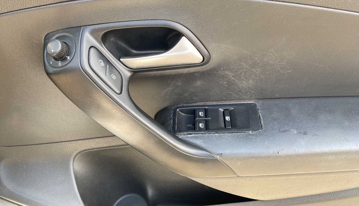 2019 Volkswagen Ameo COMFORTLINE 1.0L, Petrol, Manual, 67,977 km, Driver Side Door Panels Control