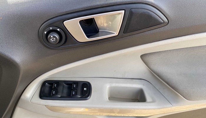 2015 Ford Ecosport TREND+ 1.5L DIESEL, Diesel, Manual, 76,976 km, Driver Side Door Panels Control