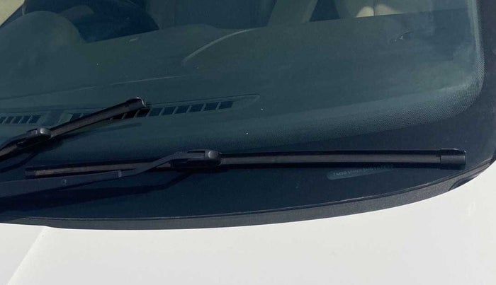 2017 Skoda Rapid STYLE 1.5 TDI AT, Diesel, Automatic, 95,440 km, Front windshield - Minor spot on windshield