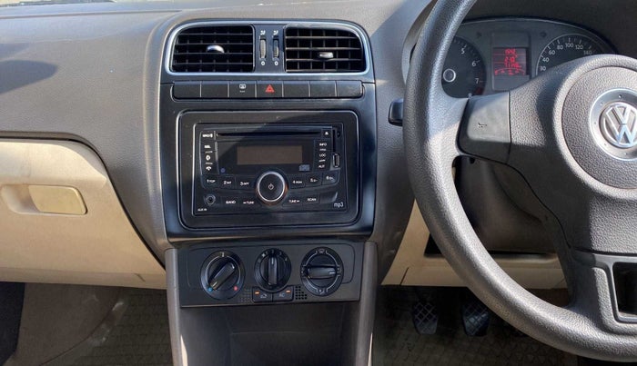 2010 Volkswagen Vento TRENDLINE 1.6, Petrol, Manual, 71,134 km, Air Conditioner