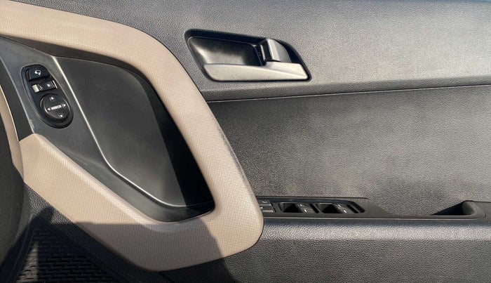 2016 Hyundai Creta SX PLUS AT 1.6 PETROL, Petrol, Automatic, 98,408 km, Driver Side Door Panels Control