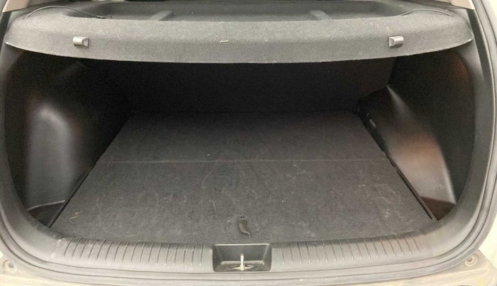2019 Hyundai Creta SX (O) 1.6 PETROL, Petrol, Manual, 25,989 km, Boot Inside