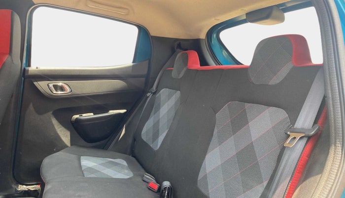 2019 Renault Kwid RXT 1.0 AMT (O), Petrol, Automatic, 17,650 km, Right Side Rear Door Cabin