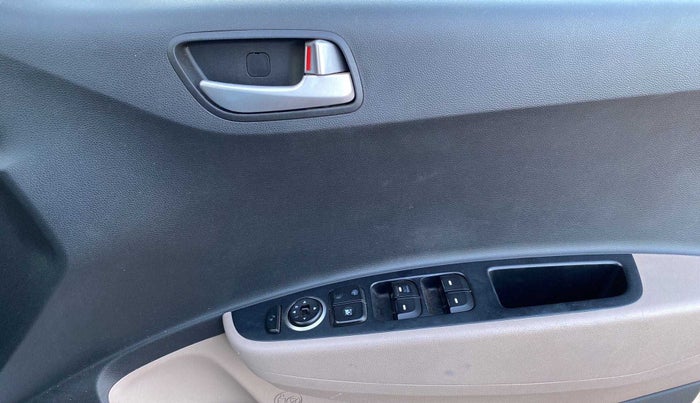 2018 Hyundai Grand i10 SPORTZ 1.2 KAPPA VTVT, Petrol, Manual, 81,153 km, Driver Side Door Panels Control