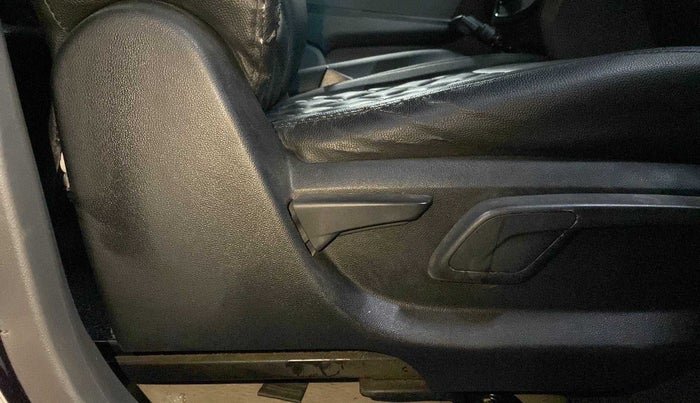 2018 Mahindra KUV 100 NXT K4+ P 6 STR, Petrol, Manual, 40,950 km, Driver Side Adjustment Panel