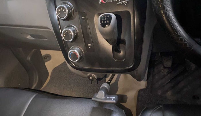 2018 Mahindra KUV 100 NXT K4+ P 6 STR, Petrol, Manual, 40,950 km, Gear Lever