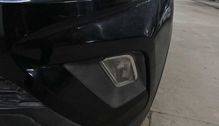 2018 Mahindra KUV 100 NXT K4+ P 6 STR, Petrol, Manual, 40,950 km, Left fog light - Not fixed properly