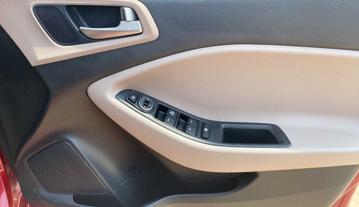 2020 Hyundai Elite i20 SPORTZ PLUS 1.2, Petrol, Manual, 18,125 km, Driver Side Door Panels Control