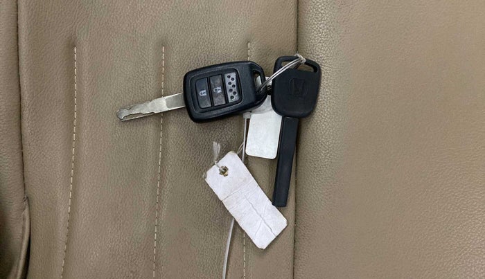 2019 Honda Amaze 1.2L I-VTEC S, Petrol, Manual, 44,298 km, Key Close Up