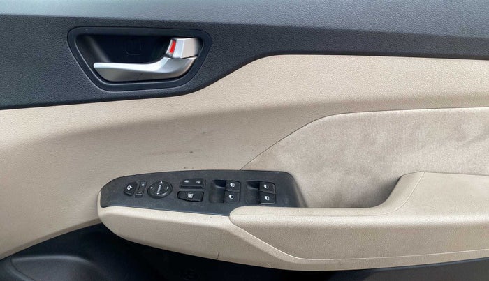 2020 Hyundai Verna SX 1.5 VTVT, Petrol, Manual, 44,564 km, Driver Side Door Panels Control