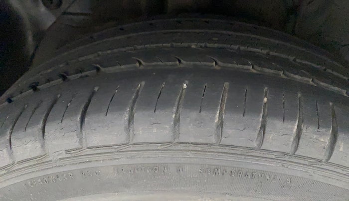 2017 Hyundai Elite i20 ASTA 1.2 (O), Petrol, Manual, 36,560 km, Right Rear Tyre Tread