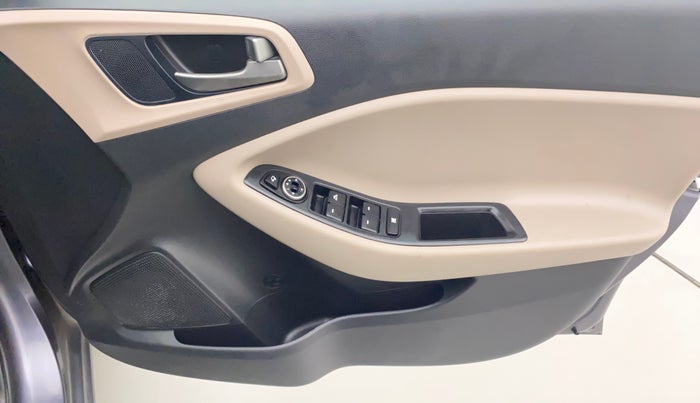 2017 Hyundai Elite i20 ASTA 1.2 (O), Petrol, Manual, 36,560 km, Driver Side Door Panels Control
