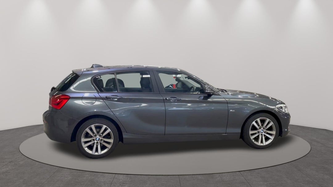 2017 BMW 1 18d Sport Line, Automatic, 66157 km, Right Side View