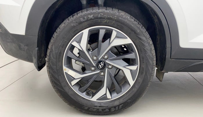 2022 Hyundai Creta SX (O) 1.4 TURBO DCT, Petrol, Automatic, 8,833 km, Right Rear Wheel