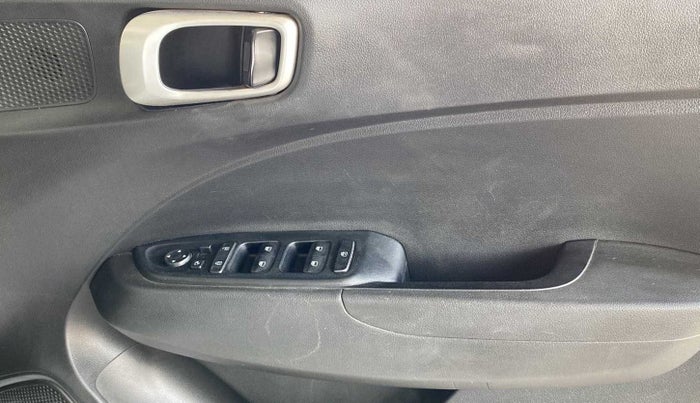 2021 Hyundai VENUE SX 1.0 TURBO IMT, Petrol, Manual, 38,097 km, Driver Side Door Panels Control