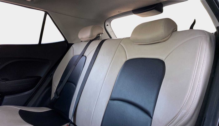 2021 Hyundai VENUE SX 1.0 TURBO IMT, Petrol, Manual, 38,097 km, Right Side Rear Door Cabin