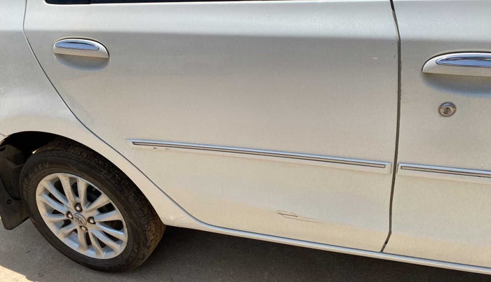 2014 Toyota Etios VX-D, Diesel, Manual, 84,233 km, Right rear door - Slightly dented