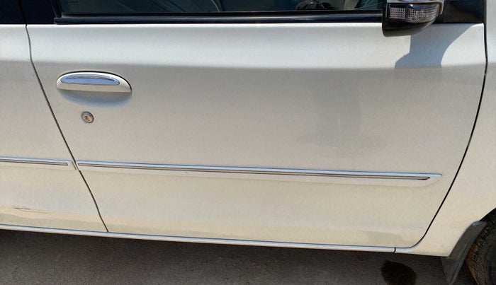 2014 Toyota Etios VX-D, Diesel, Manual, 84,233 km, Driver-side door - Minor scratches