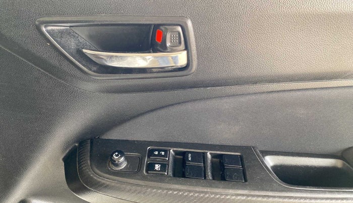 2020 Maruti Swift VXI, Petrol, Manual, 32,914 km, Driver Side Door Panels Control