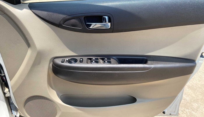 2012 Hyundai i20 ASTA 1.4 CRDI, Diesel, Manual, 93,402 km, Driver Side Door Panels Control