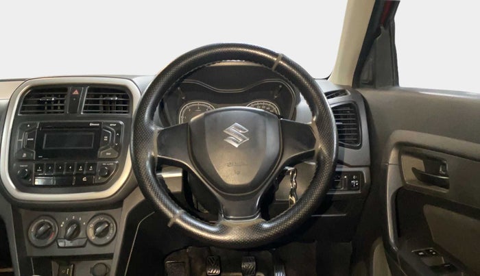 2017 Maruti Vitara Brezza VDI (O), Diesel, Manual, 1,00,522 km, Steering Wheel Close Up