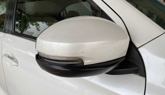 2021 Honda Amaze 1.2L I-VTEC S, Petrol, Manual, 26,155 km, Right rear-view mirror - Cover has minor damage