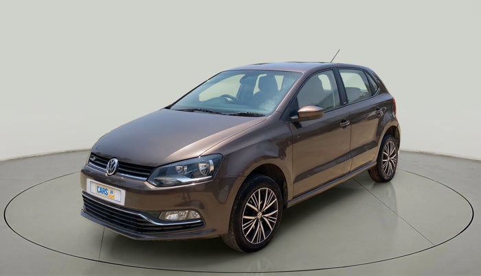 2017 Volkswagen Polo HIGHLINE1.2L, Petrol, Manual, 1,00,853 km, Left Front Diagonal