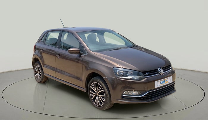 2017 Volkswagen Polo HIGHLINE1.2L, Petrol, Manual, 1,00,853 km, Right Front Diagonal