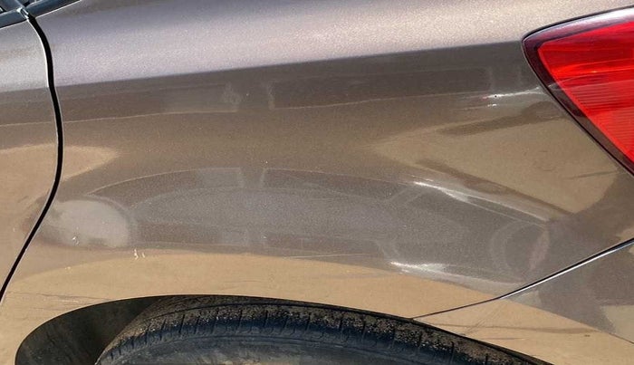 2017 Volkswagen Polo HIGHLINE1.2L, Petrol, Manual, 1,00,853 km, Left quarter panel - Minor scratches