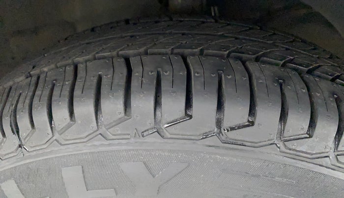 2018 Maruti Dzire VXI, Petrol, Manual, 40,939 km, Right Front Tyre Tread