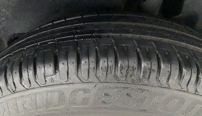 2018 Maruti Dzire VXI, Petrol, Manual, 40,939 km, Left Rear Tyre Tread