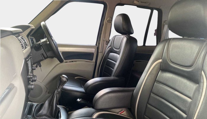 2018 Mahindra Scorpio S11 2WD, Diesel, Manual, 68,553 km, Right Side Front Door Cabin