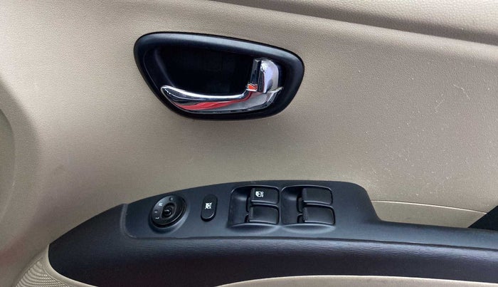 2012 Hyundai i10 MAGNA 1.2, Petrol, Manual, 45,919 km, Driver Side Door Panels Control