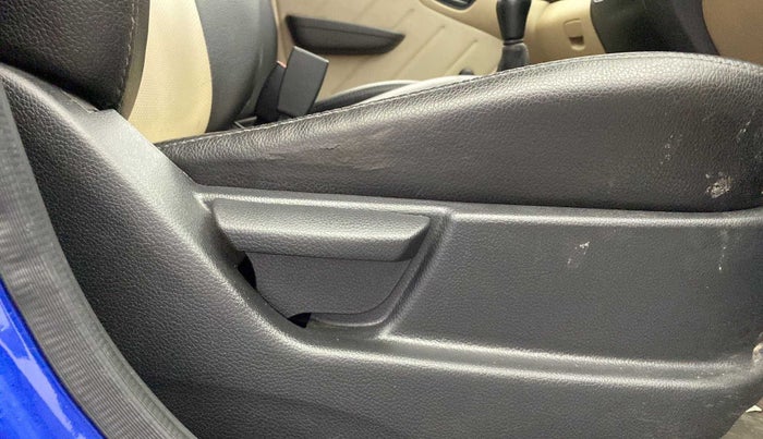 2015 Hyundai Eon D-LITE+, Petrol, Manual, 32,861 km, Driver Side Adjustment Panel