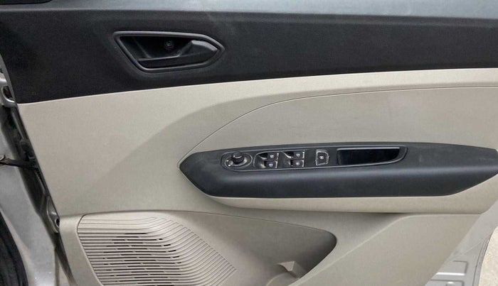 2019 Renault TRIBER RXT, Petrol, Manual, 47,711 km, Driver Side Door Panels Control