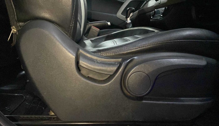 2017 Hyundai Creta SX PLUS 1.6 PETROL, Petrol, Manual, 90,605 km, Driver Side Adjustment Panel