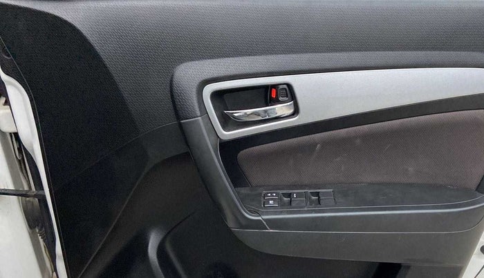 2022 Toyota URBAN CRUISER PREMIUM GRADE AT, Petrol, Automatic, 32,385 km, Driver Side Door Panels Control