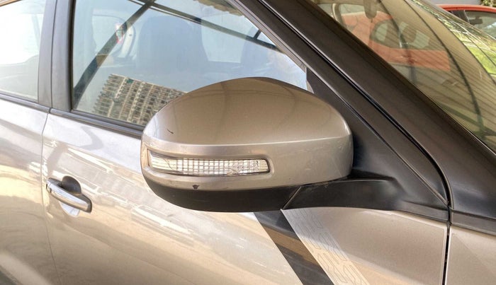 2018 Maruti Vitara Brezza ZDI PLUS AMT, Diesel, Automatic, 58,201 km, Right rear-view mirror - Minor scratches