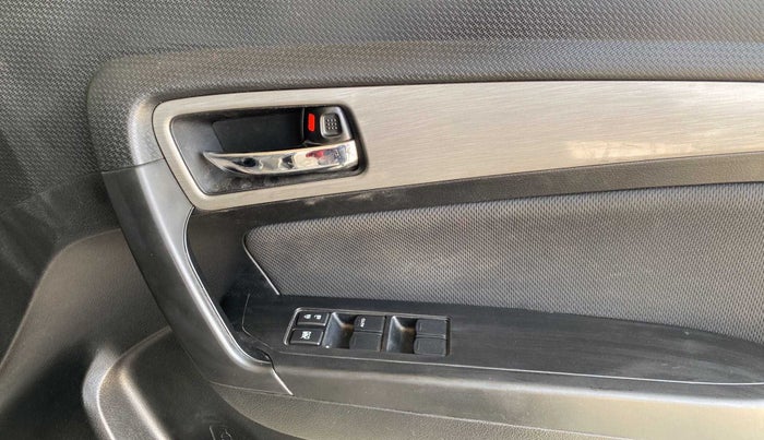 2018 Maruti Vitara Brezza ZDI PLUS AMT, Diesel, Automatic, 58,201 km, Driver Side Door Panels Control