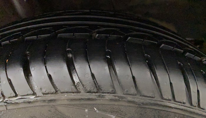2015 Hyundai Elite i20 SPORTZ 1.2, Petrol, Manual, 52,943 km, Left Front Tyre Tread