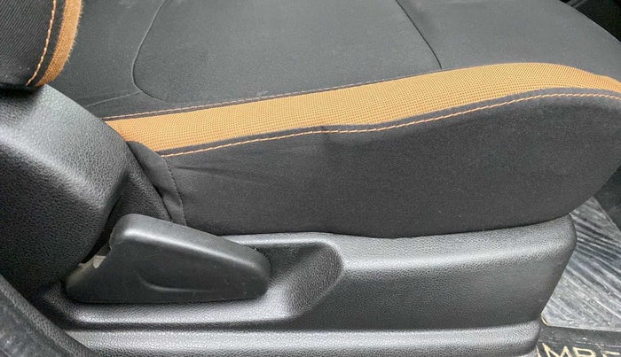 2017 Renault Kwid CLIMBER 1.0 AMT, Petrol, Automatic, 23,413 km, Driver Side Adjustment Panel