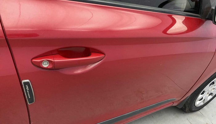2015 Hyundai Elite i20 SPORTZ 1.2, Petrol, Manual, 83,678 km, Driver-side door - Beading has minor damage