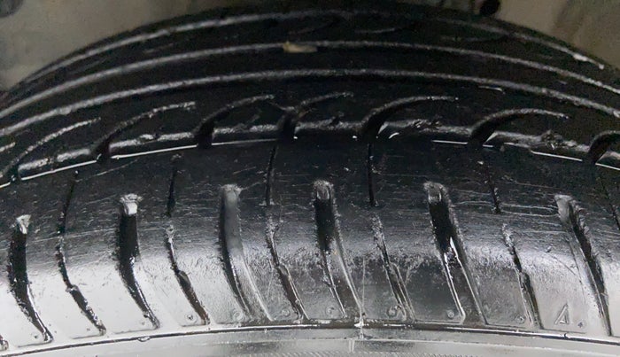 2015 Honda City SV MT PETROL, Petrol, Manual, 64,977 km, Left Front Tyre Tread