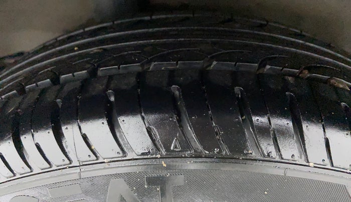 2015 Honda City SV MT PETROL, Petrol, Manual, 64,977 km, Right Rear Tyre Tread
