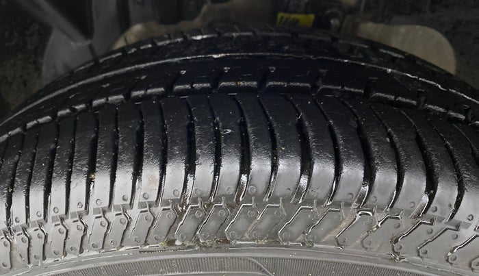 2016 Ford Ecosport TITANIUM 1.5L DIESEL, Diesel, Manual, 85,341 km, Left Front Tyre Tread